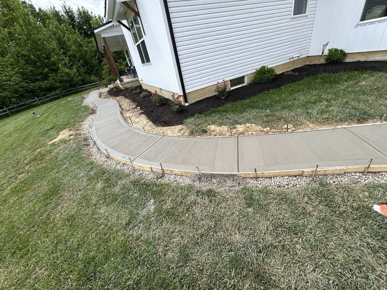 Sidewalks & Walkways by O's Concrete