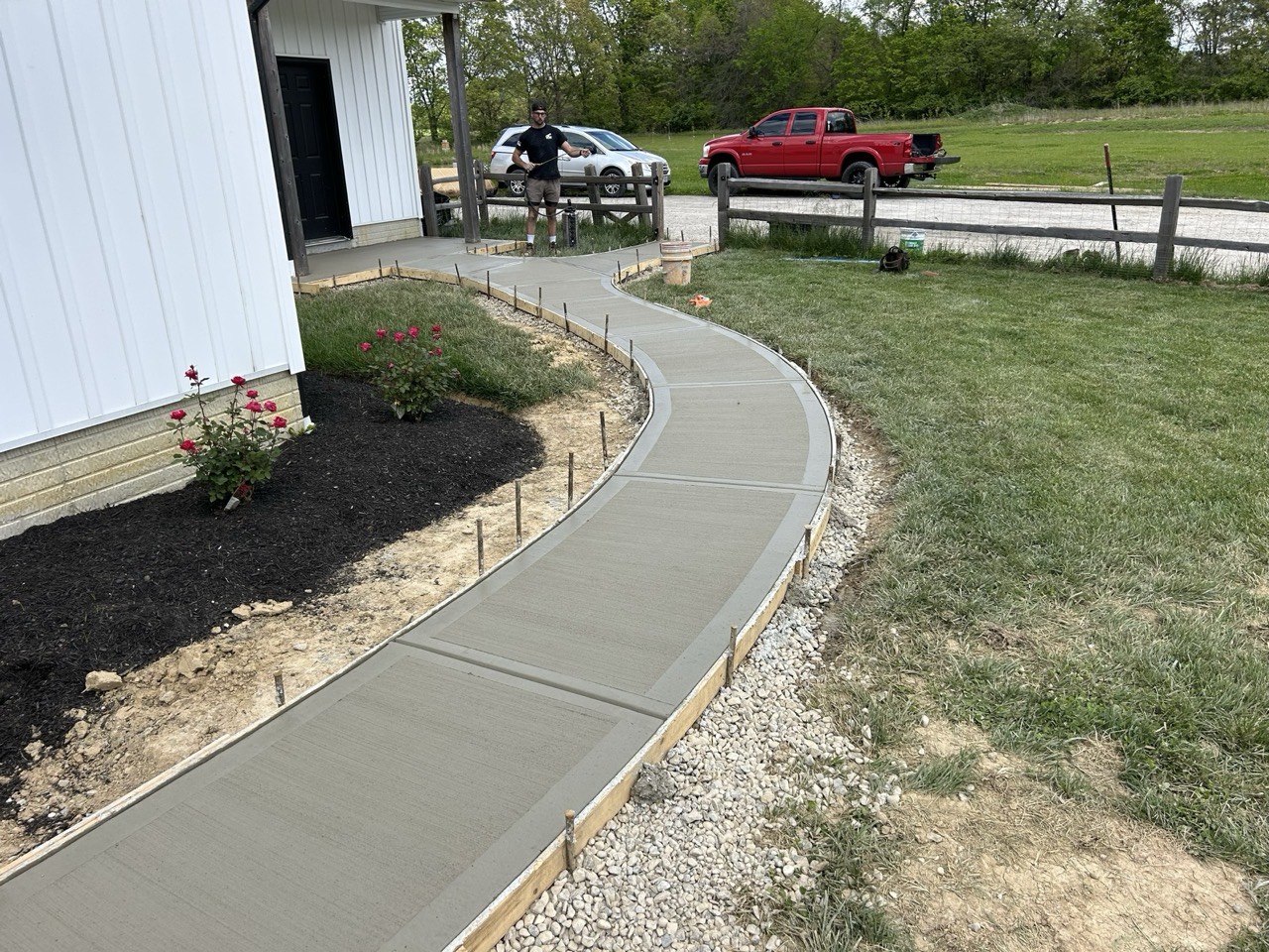Curved Front Walk in Dublin, OH by O's Concrete